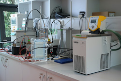 LMD - laboratorní jednotka membránové destilace