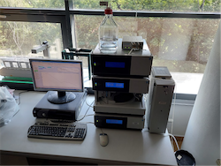 Liquid chromatograph with DAD detector